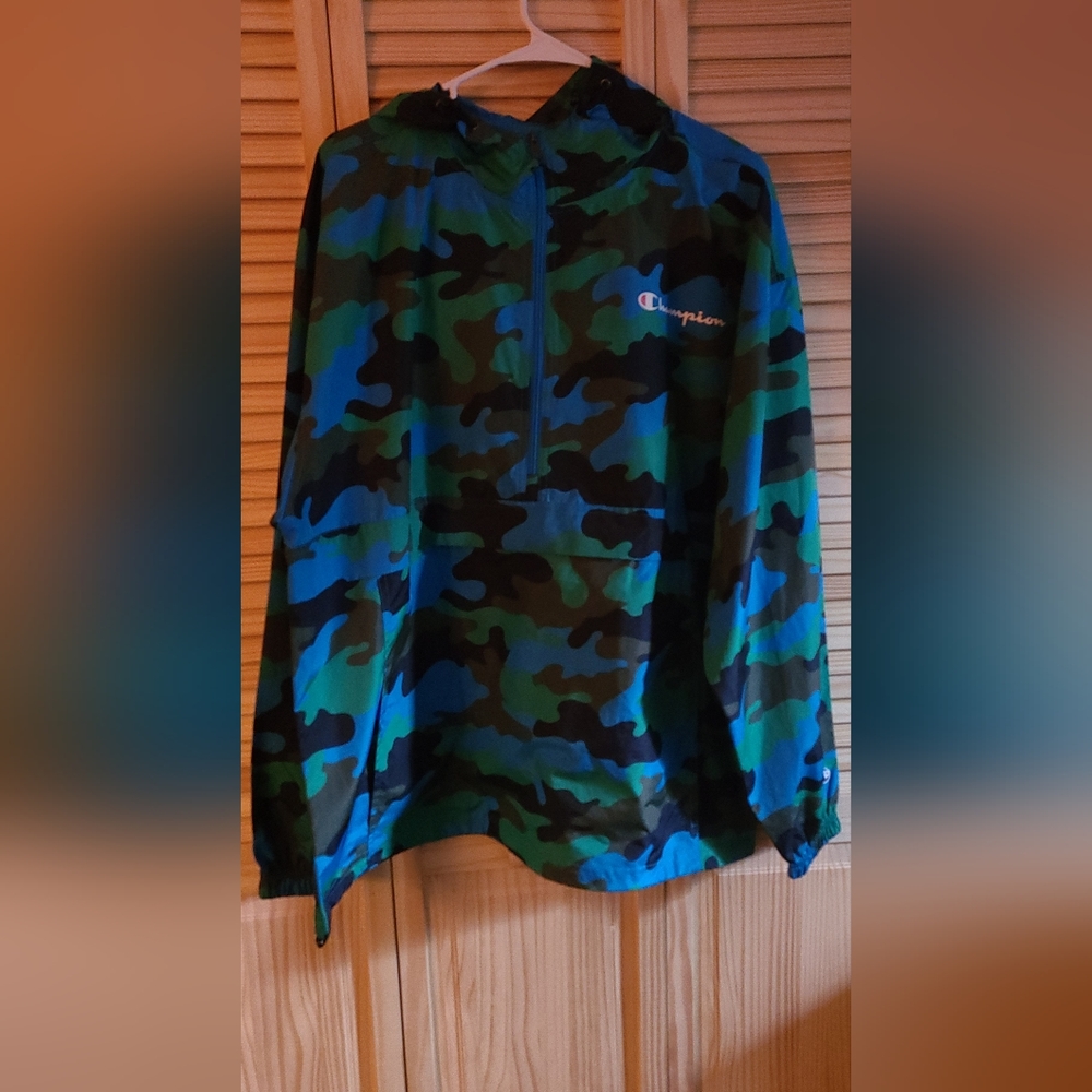 Champion Camo Windbreaker Size XL